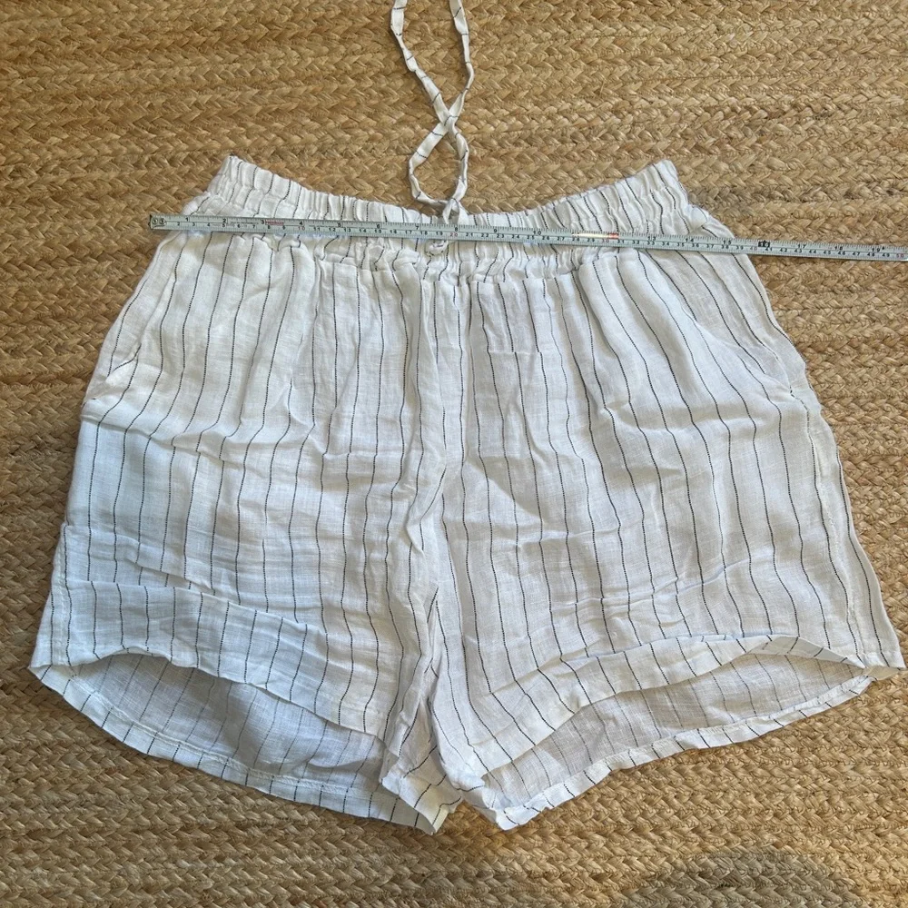Linen Drawstring Shorts - Picture 2 of 5